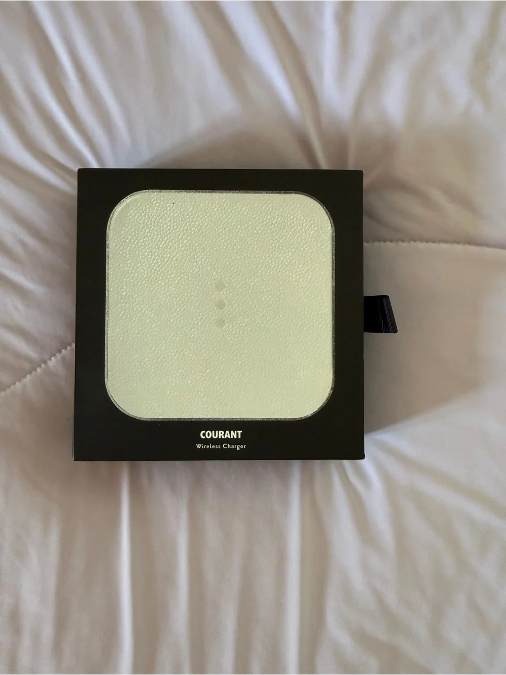 Courant Wireless Charger White Cream Color